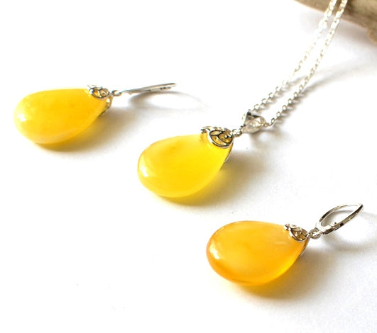 Egg Yolk Amber Jewelry Set