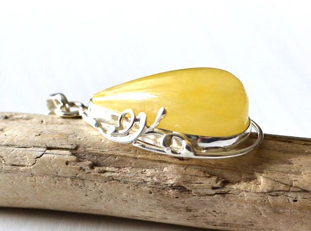 Yellow Amber Pendant Necklace