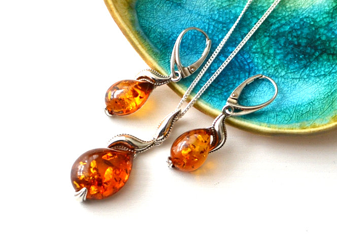 Jewelry Set Amber necklace and Earrings