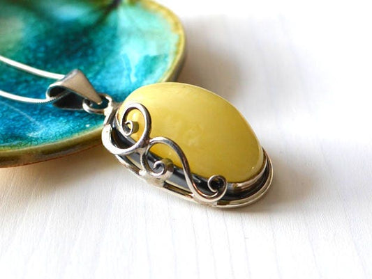 Natural Amber Pendant Necklace