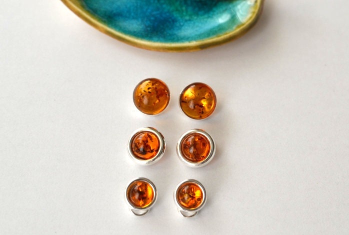 stone Clip on Earrings, Round Clip Earrings, stone clips, cognac amber clip, stone Clip Earrings, simple earrings, round earrings